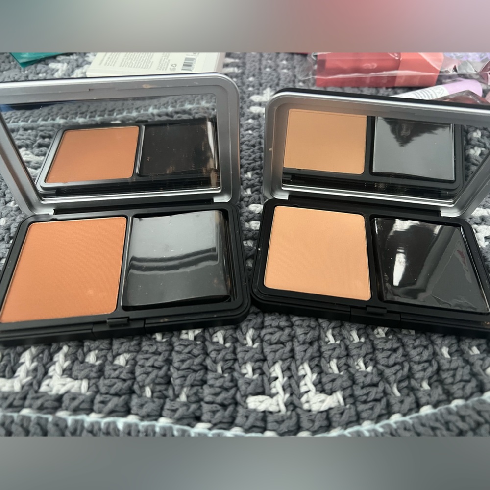 Makeup Forever Matte Velvet Skin Blurring Powder Foundation